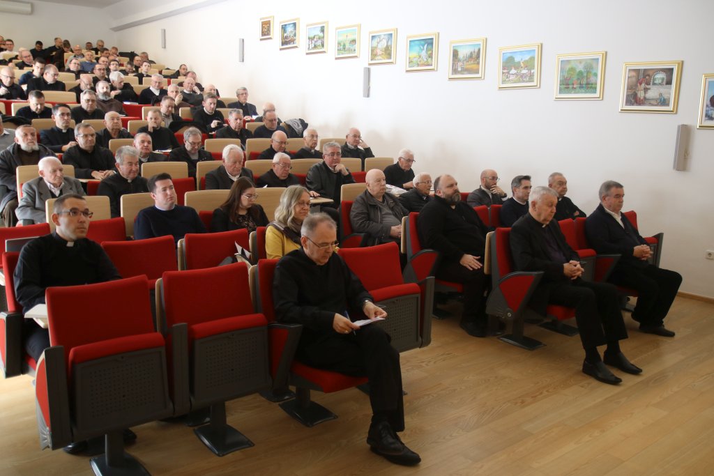 ​Održan mjesečni susret svećenika Varaždinske biskupije o izazovima župnog pastorala i kateheze